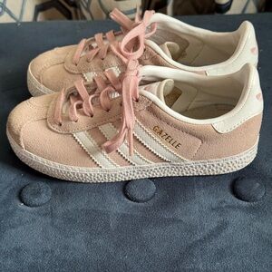 Adidas pink and white“Retro”  Original Gazelle girls size 12.5